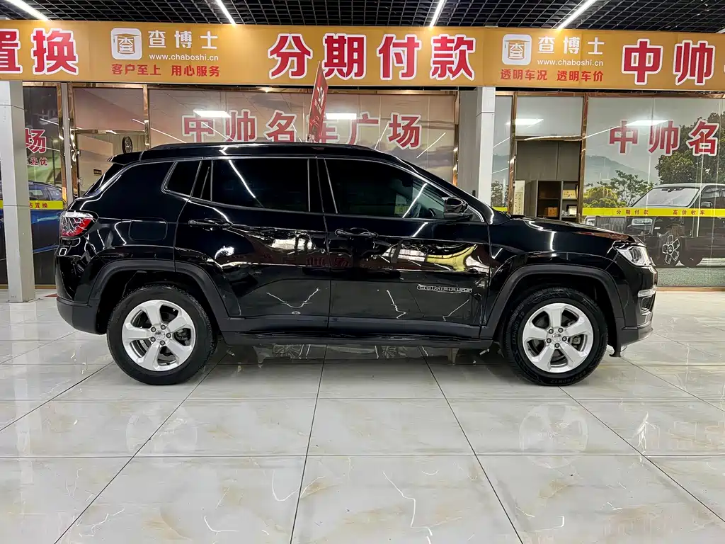 Jeep Compass — фото 7