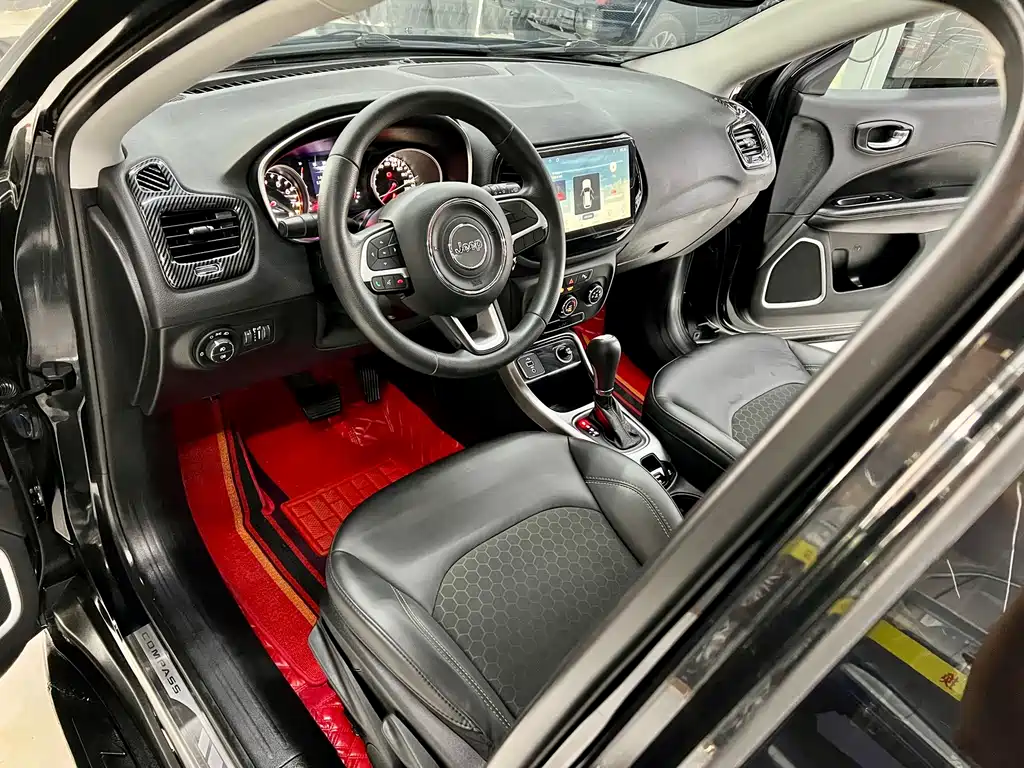 Jeep Compass — фото 9