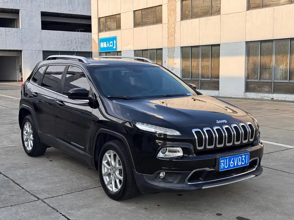 Jeep Cherokee — фото 3