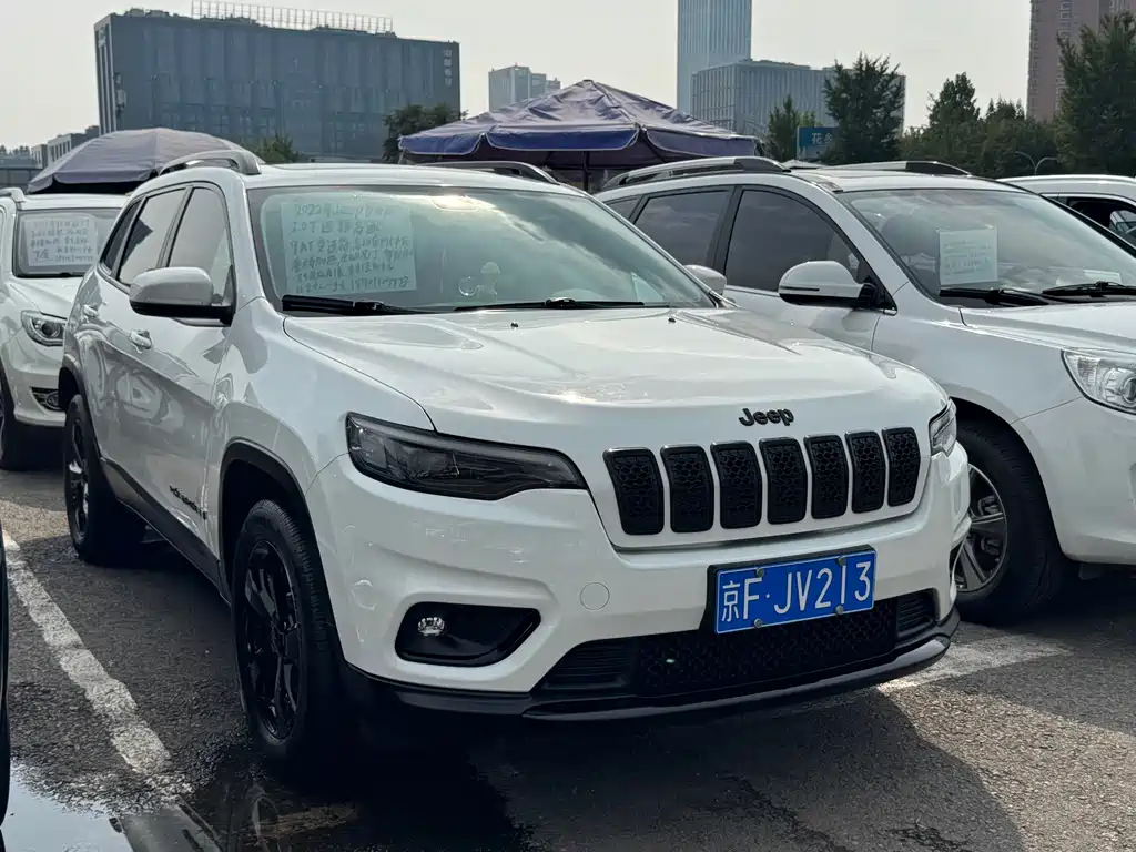 Jeep Cherokee — фото 14