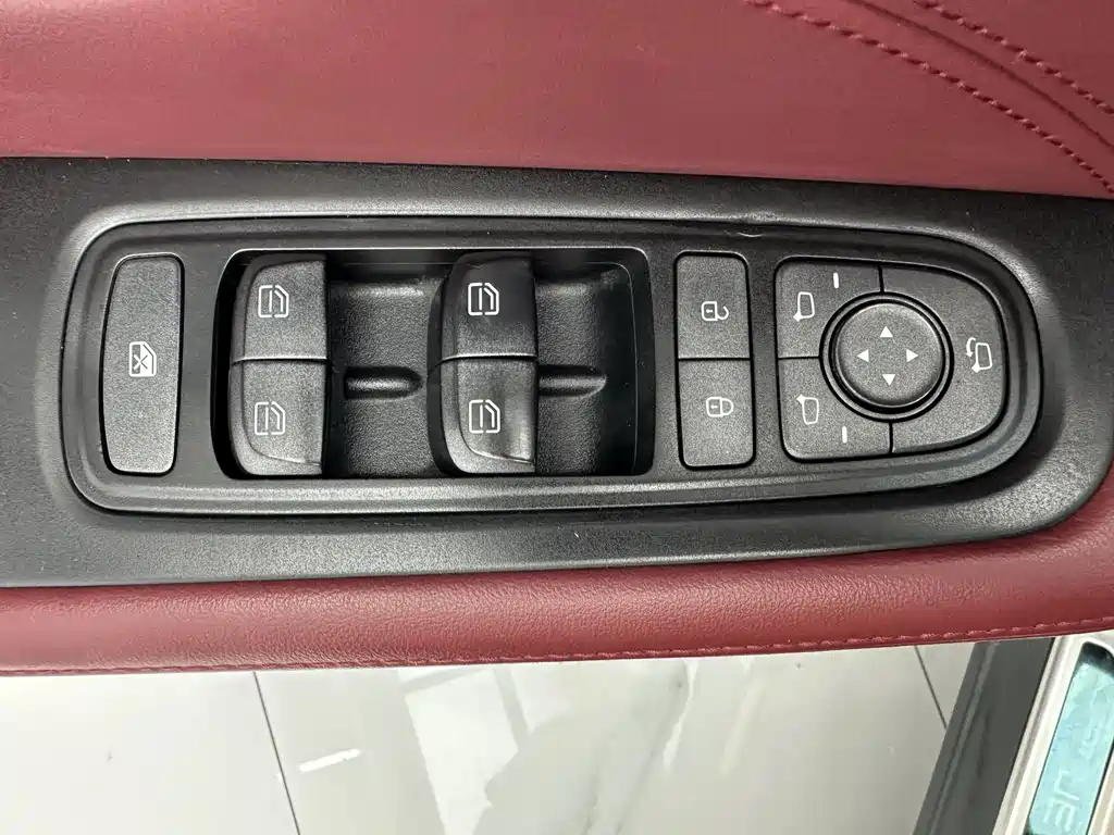 Jetour X70 PLUS — фото 11