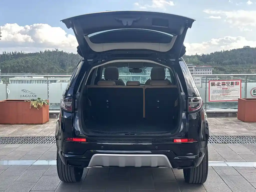 Land Rover Discovery Sport — фото 17