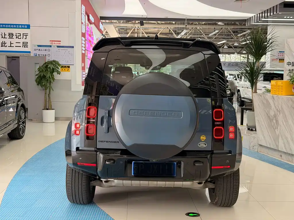 Land Rover Defender — фото 18