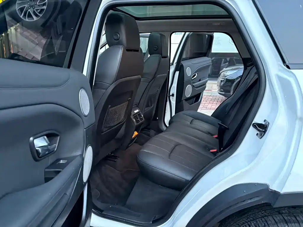 Land Rover Evoque — фото 13