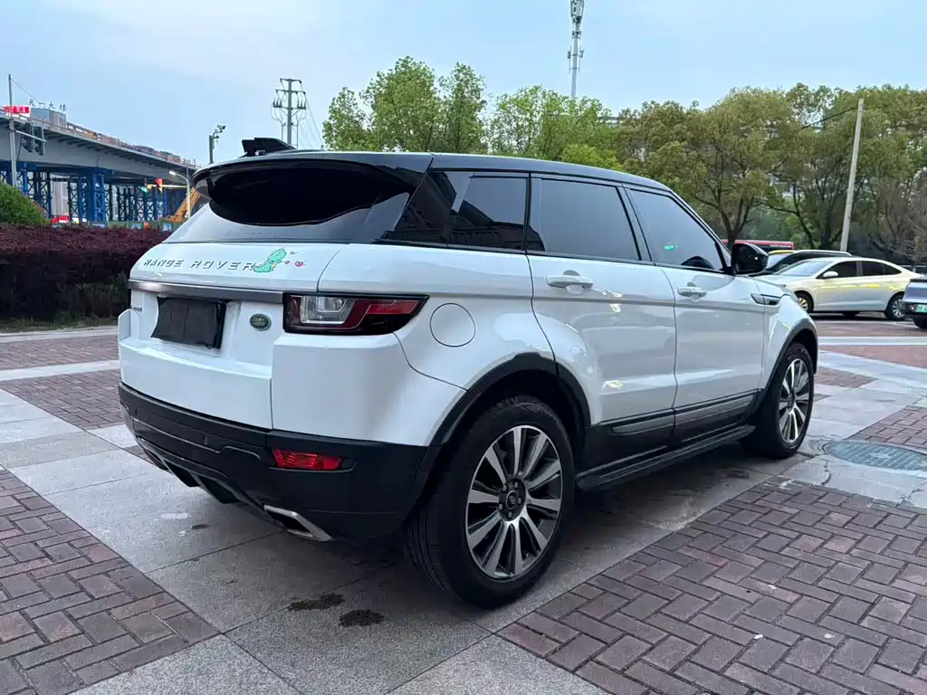 Land Rover Evoque — фото 14