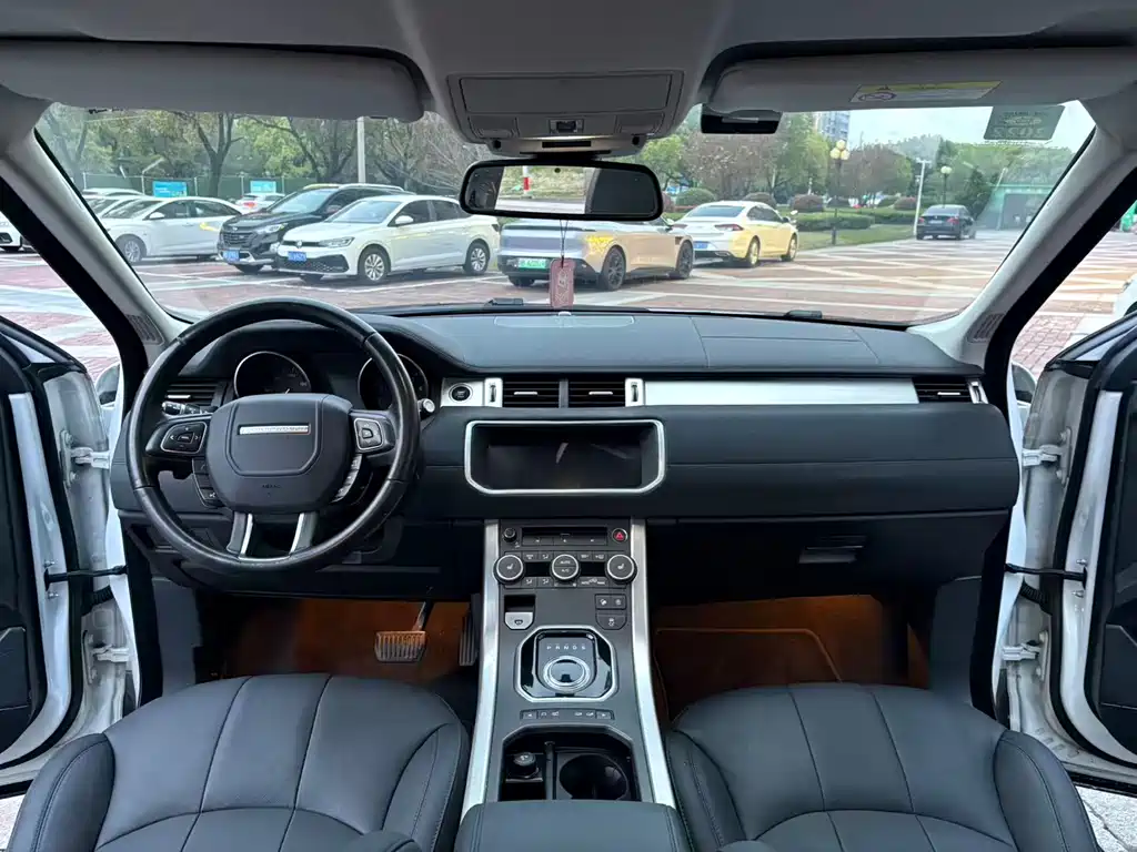 Land Rover Evoque — фото 4