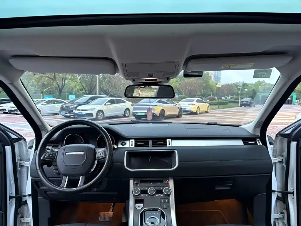 Land Rover Evoque — фото 7