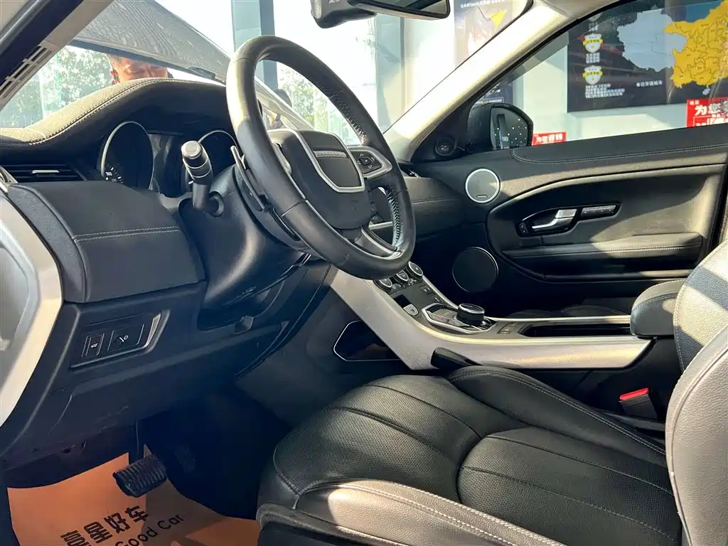 Land Rover Evoque — фото 19