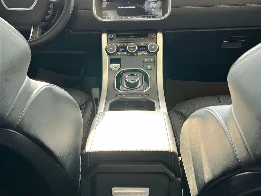 Land Rover Evoque — фото 24
