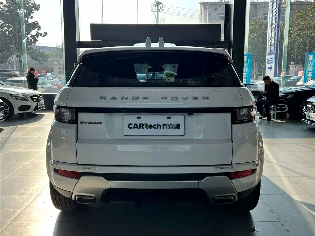 Land Rover Evoque — фото 6