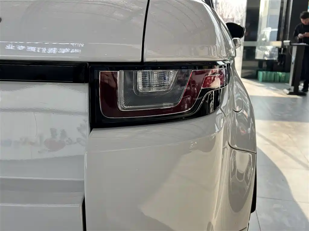 Land Rover Evoque — фото 10