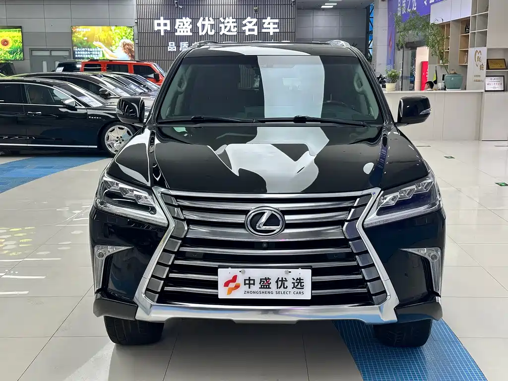 Lexus LX — фото 2