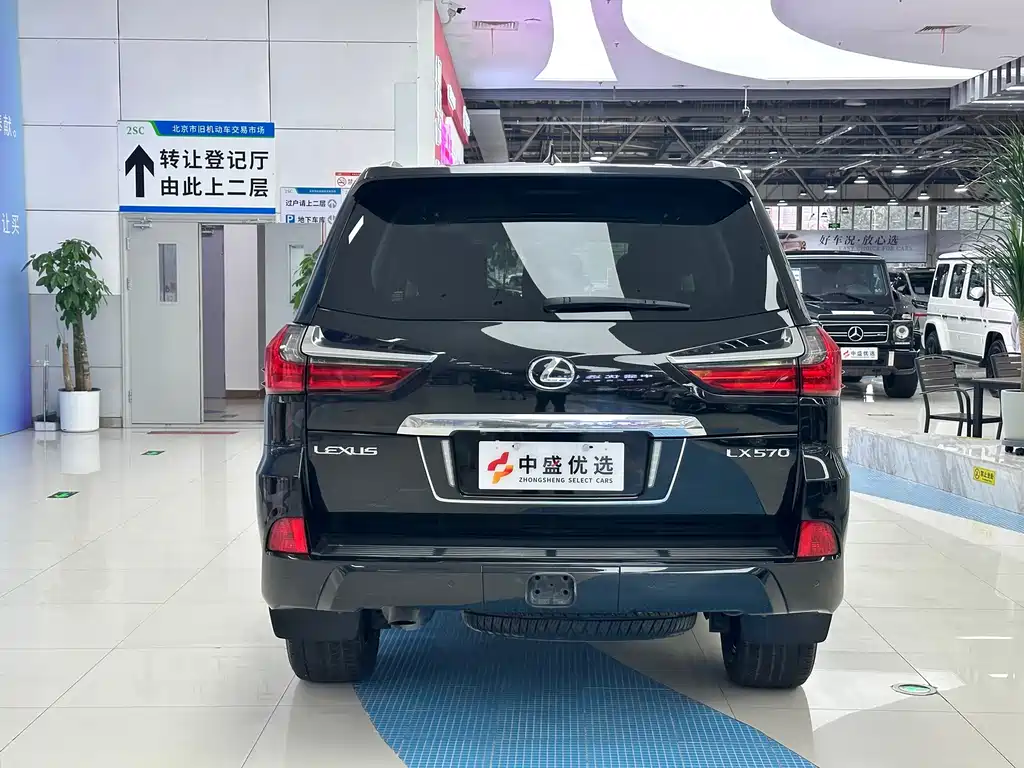 Lexus LX — фото 6