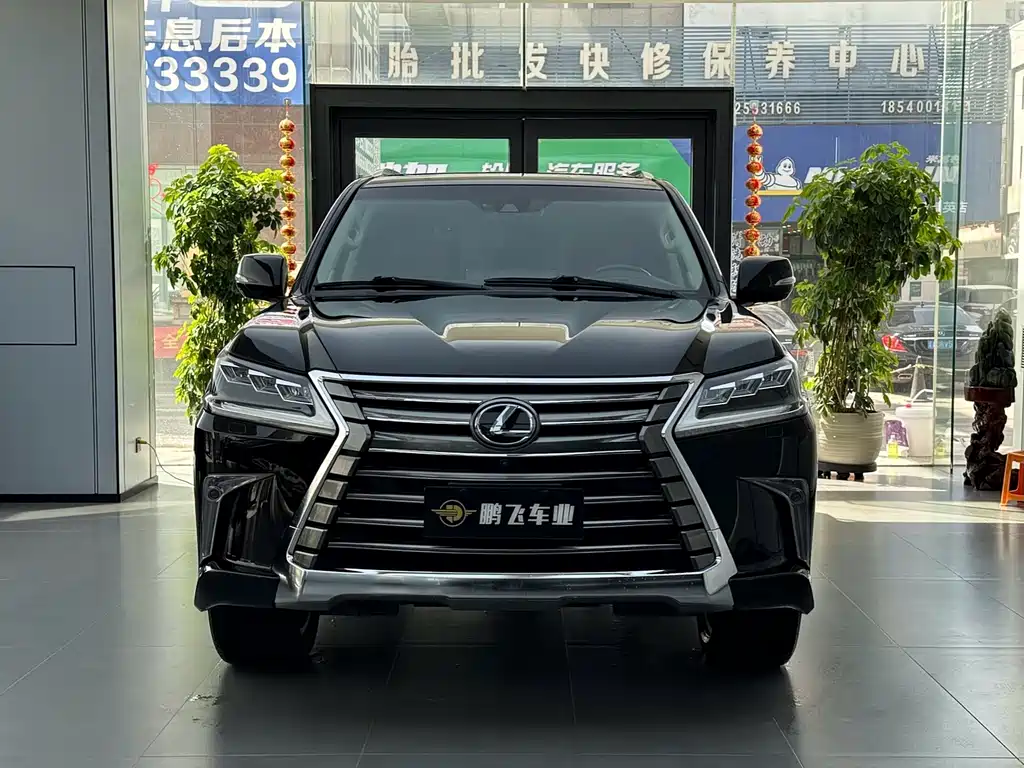 Lexus LX — фото 2