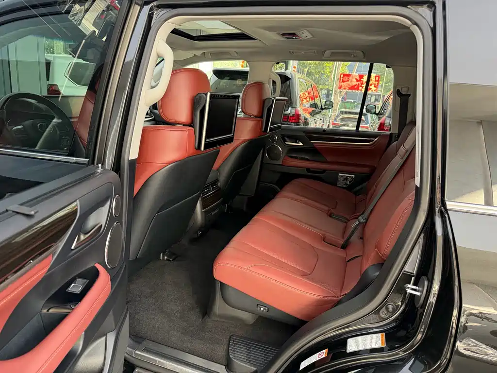 Lexus LX — фото 5