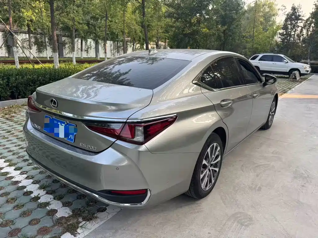 Lexus ES — фото 2