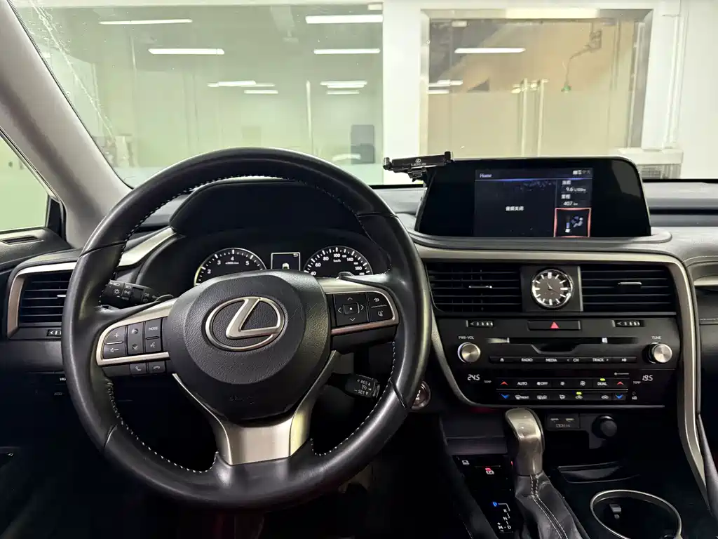 Lexus RX — фото 17