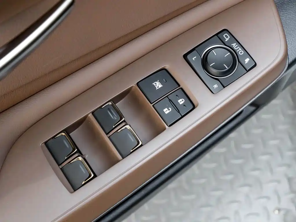 Lexus ES — фото 25