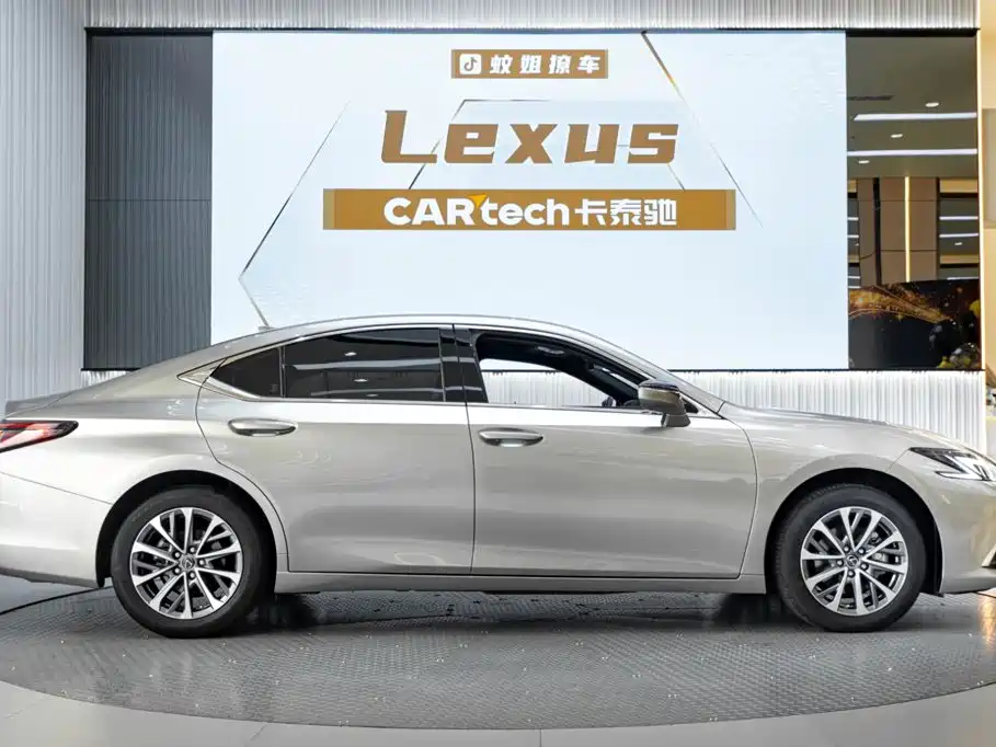 Lexus ES — фото 4