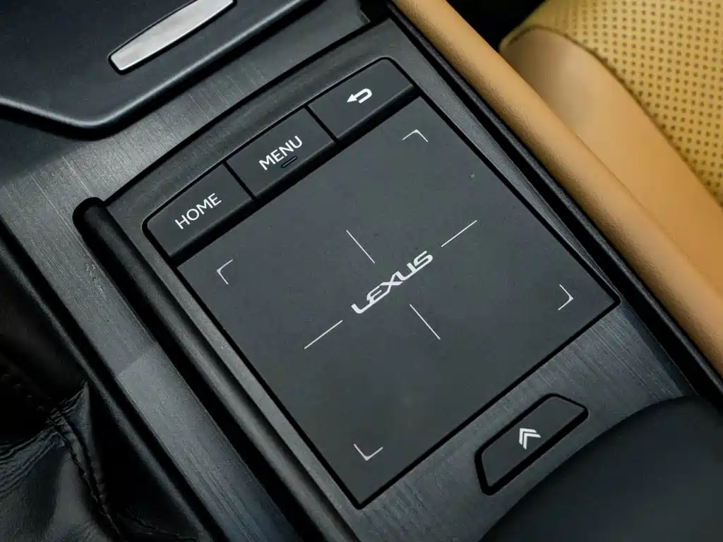 Lexus ES — фото 24