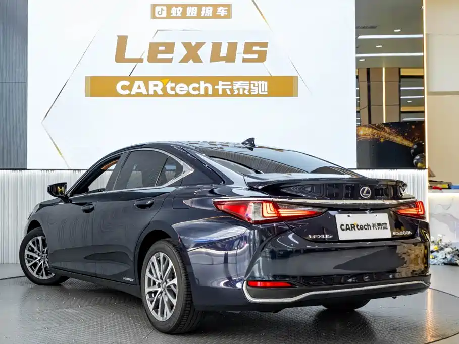 Lexus ES — фото 6