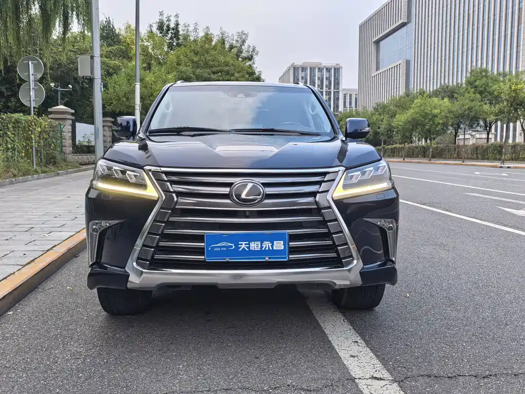 Lexus LX — фото 2