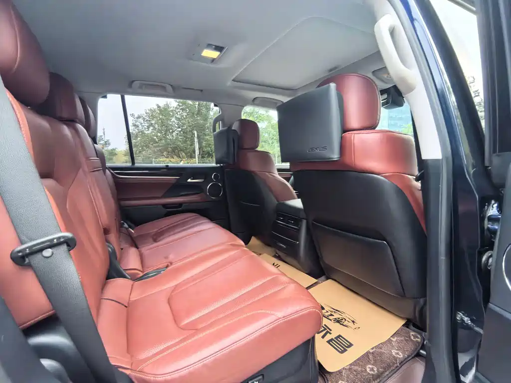 Lexus LX — фото 14