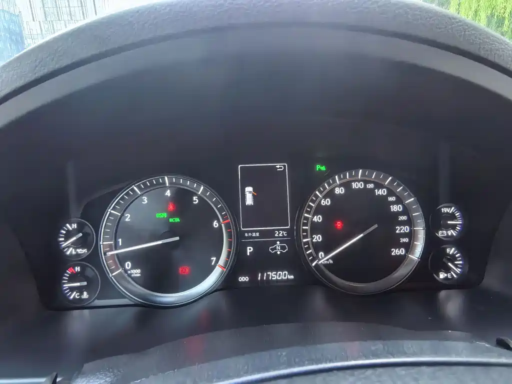Lexus LX — фото 19