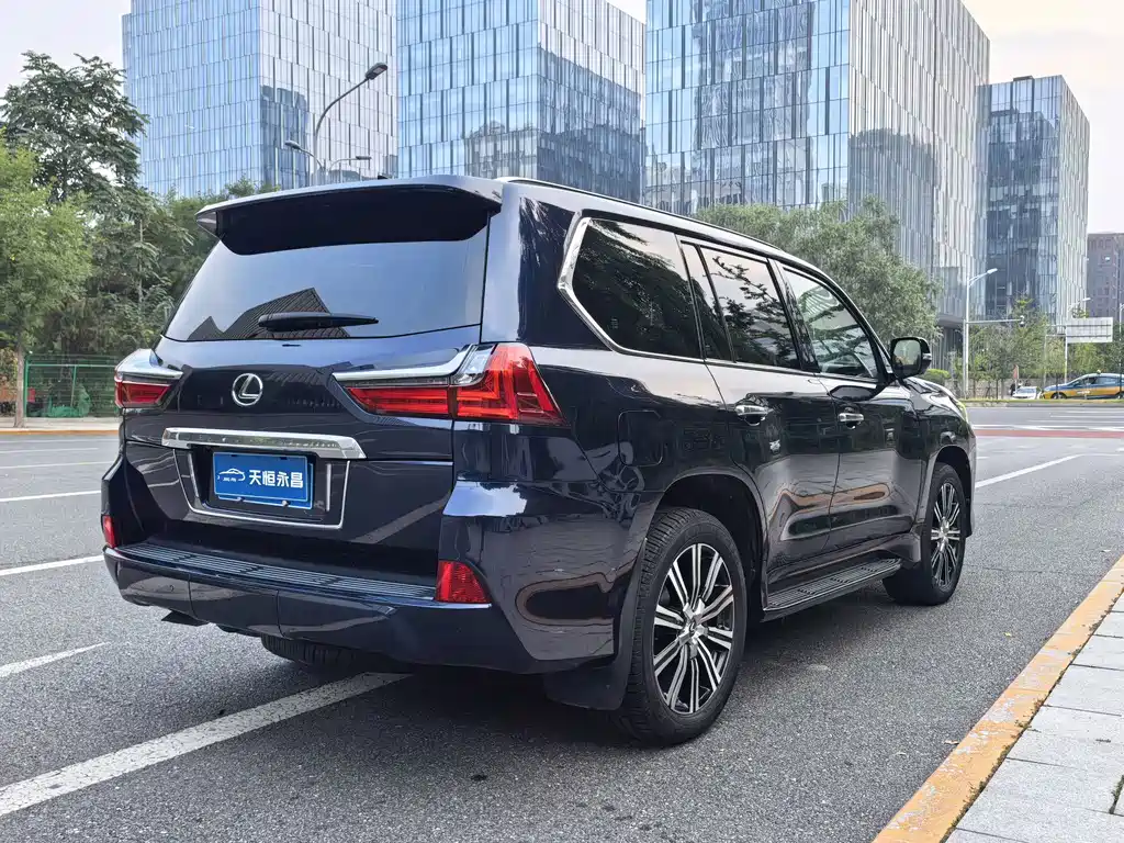 Lexus LX — фото 3
