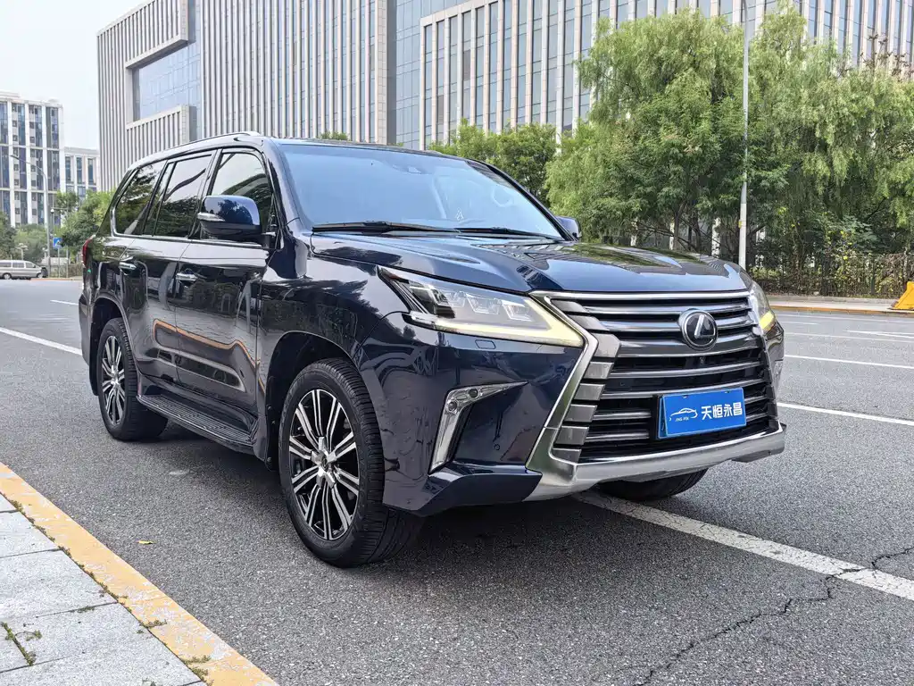 Lexus LX — фото 5