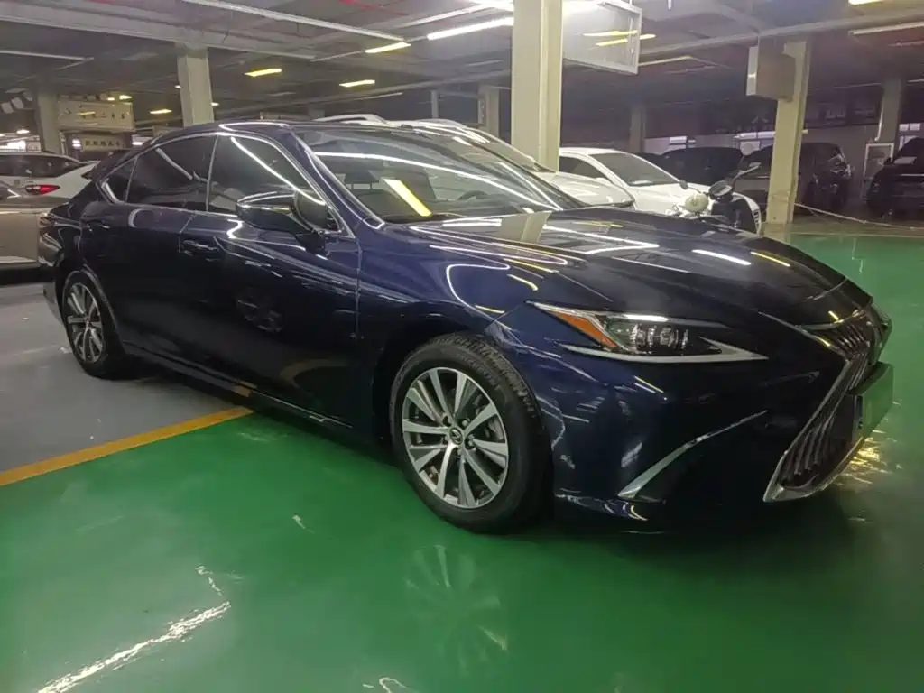 Lexus ES — фото 4