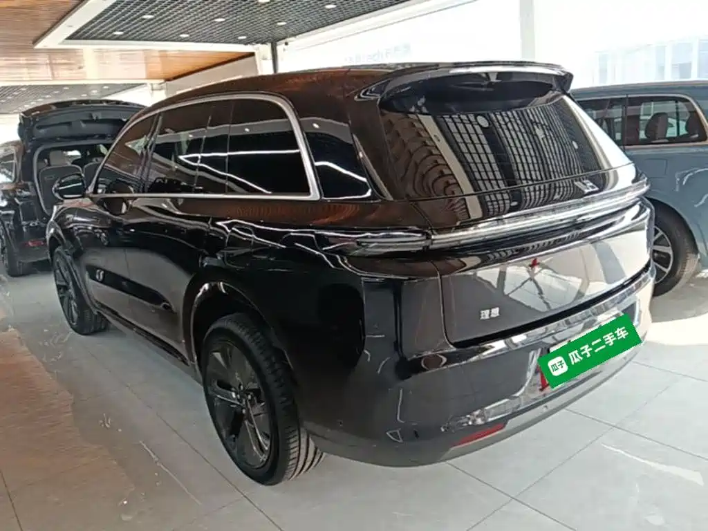 Li Auto Li L8 — фото 5