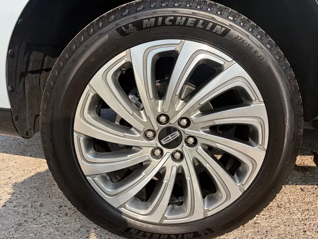Lincoln Navigator — фото 17