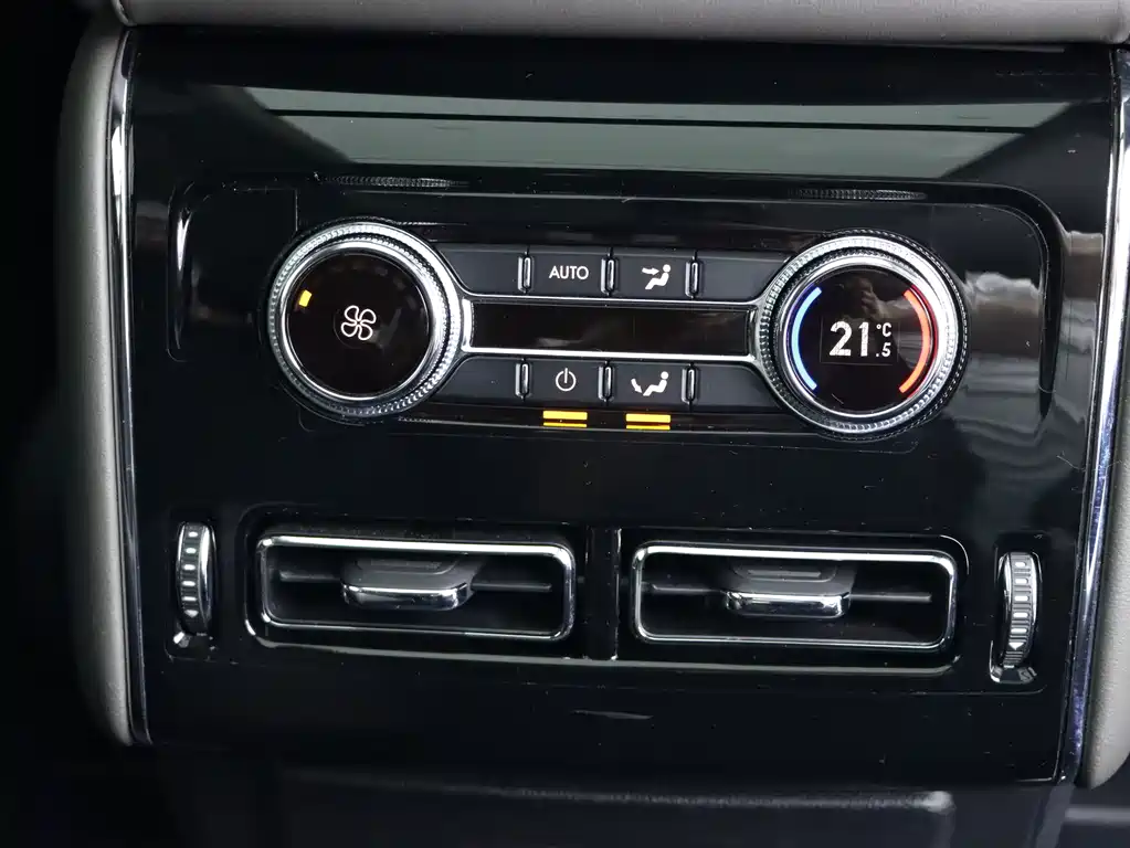 Lincoln Aviator — фото 11