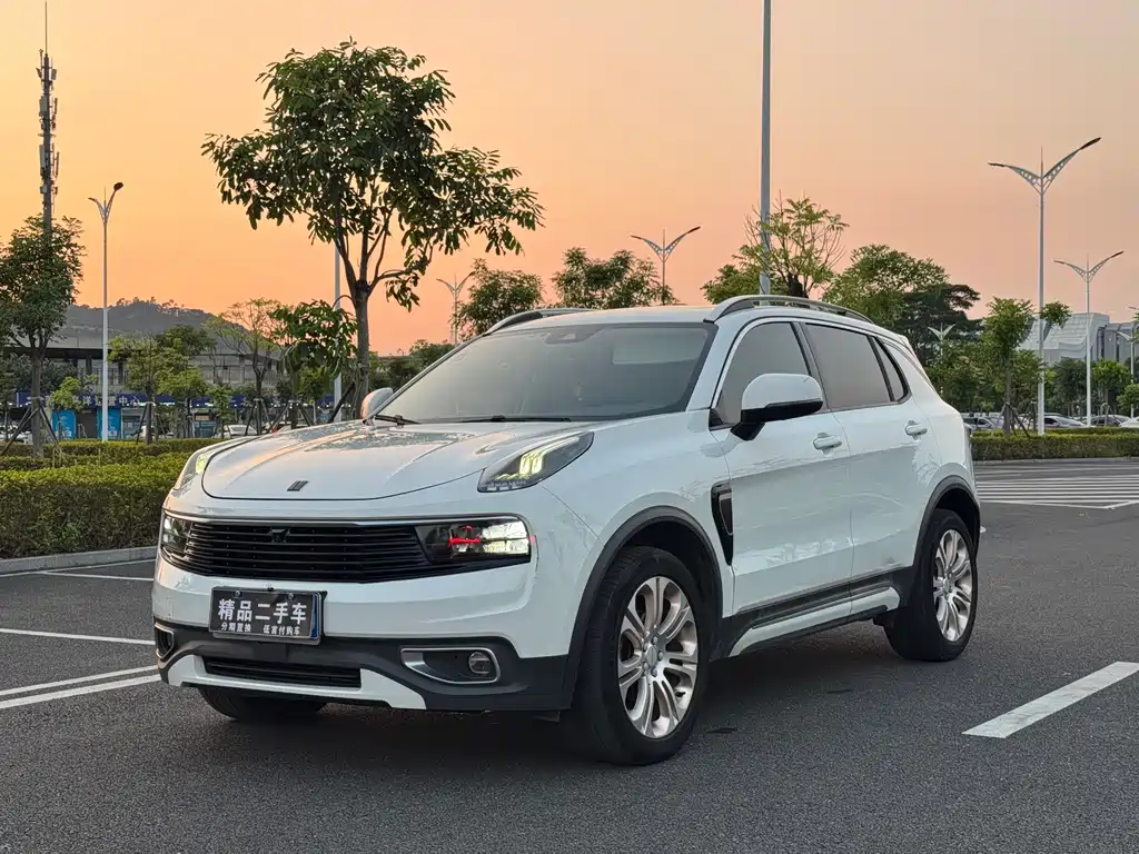 Lynk & Co 01