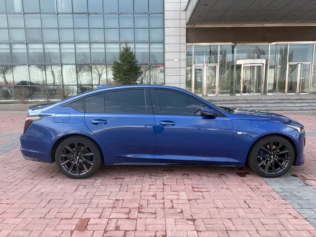 Cadillac CT5 — фото 4