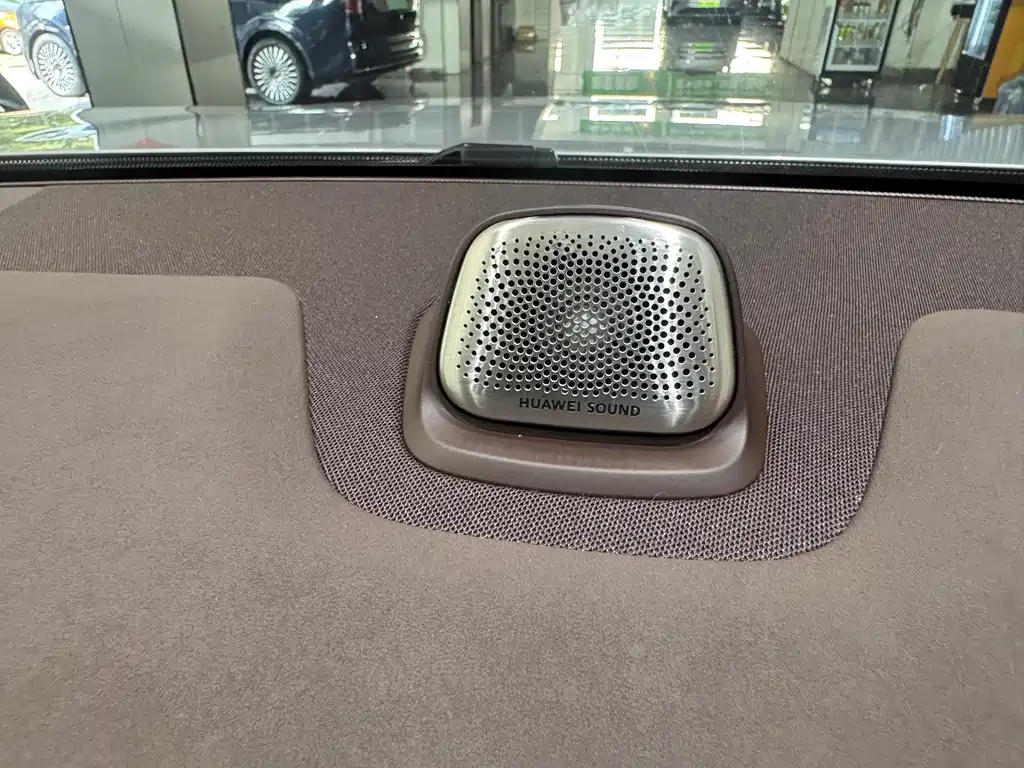 AITO AITO M7 — фото 25