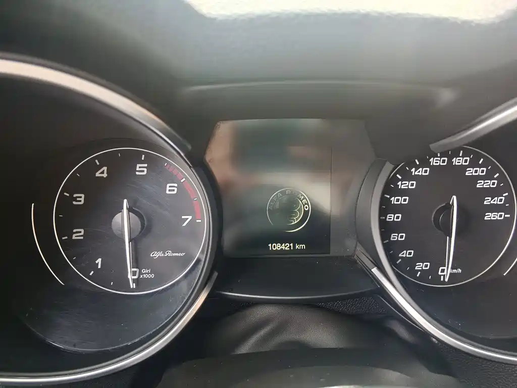 Alfa Romeo Stelvio — фото 15