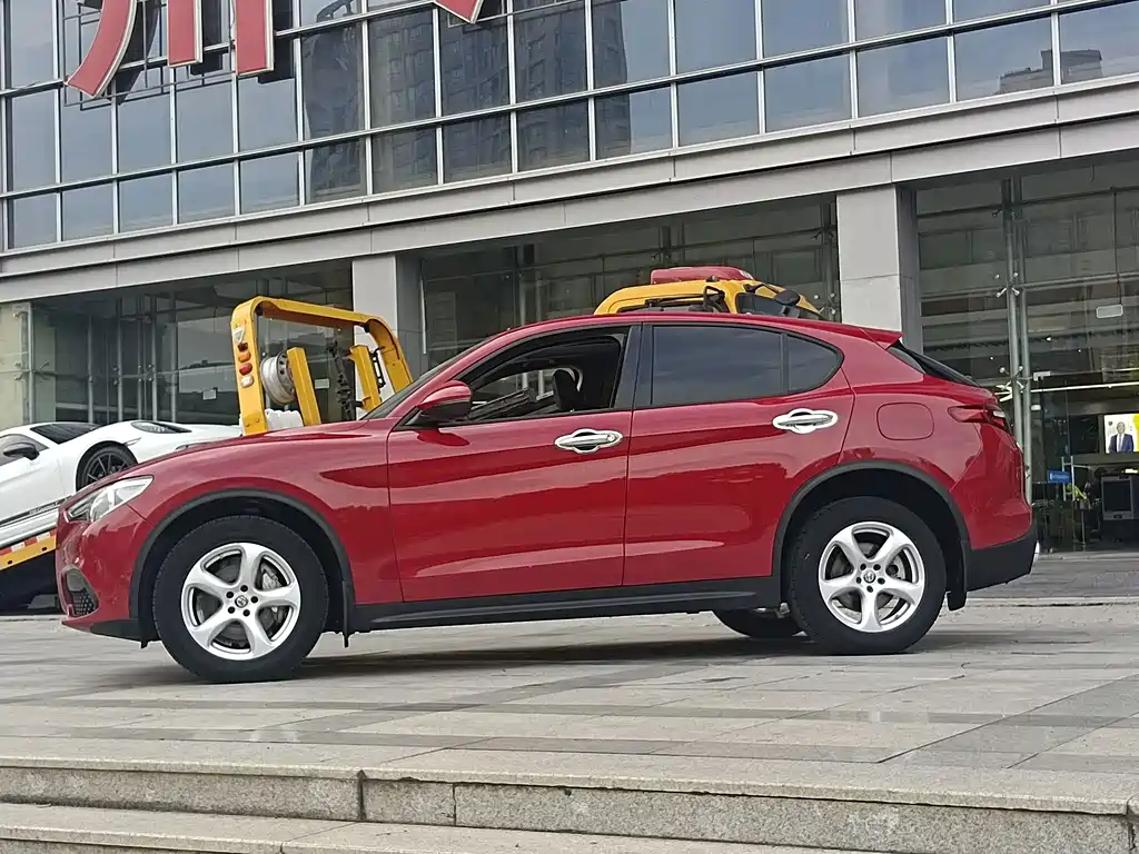 Alfa Romeo Stelvio — фото 5