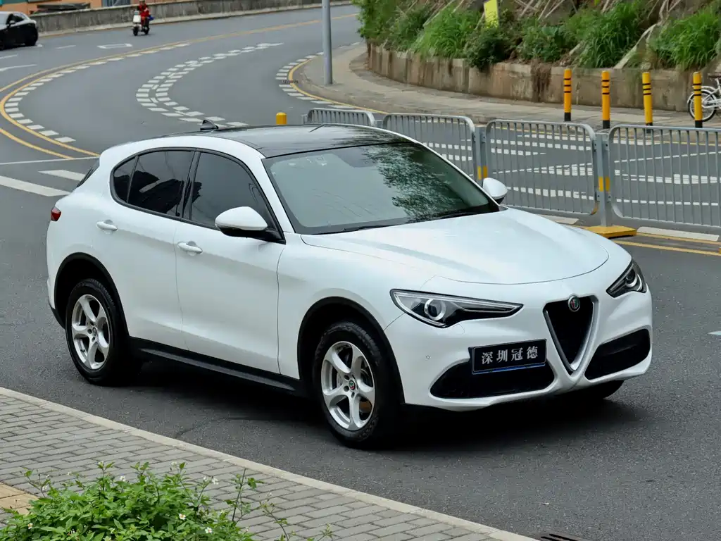 Alfa Romeo Stelvio — фото 3
