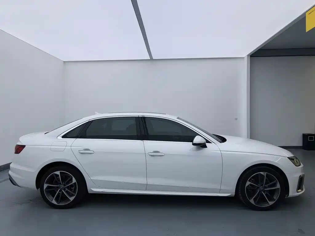 Audi A4L — фото 10