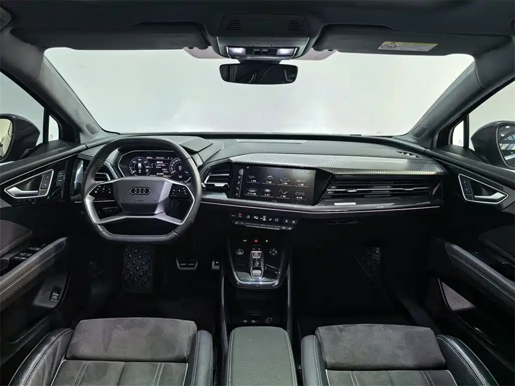 Audi Q4 e-tron — фото 6