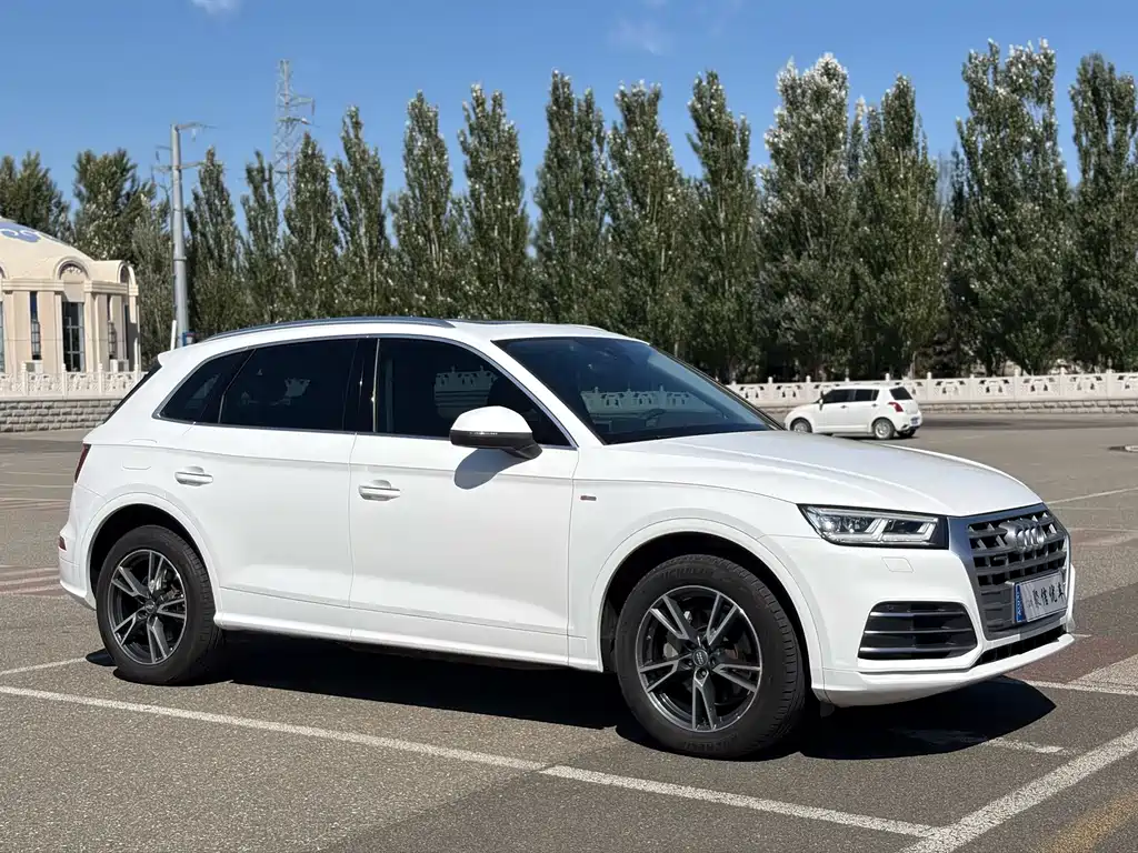 Audi Q5L — фото 3