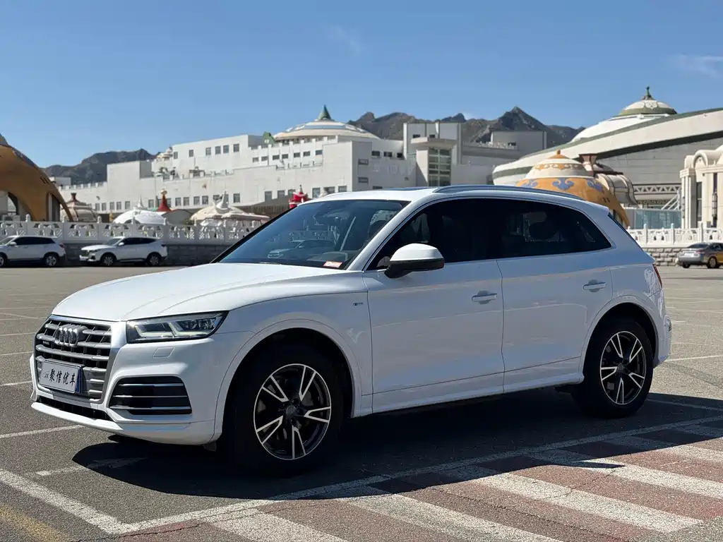 Audi Q5L — фото 4