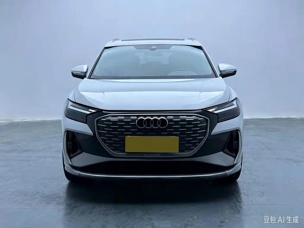 Audi Q4 e-tron — фото 3