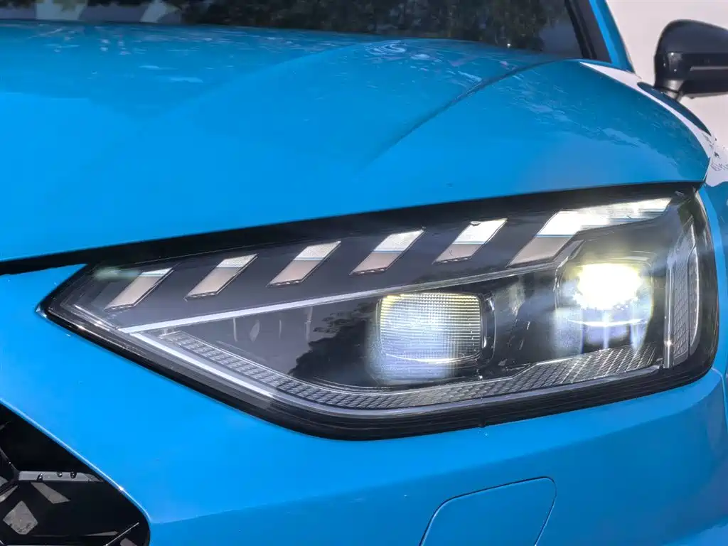 Audi A4 (Import) — фото 20