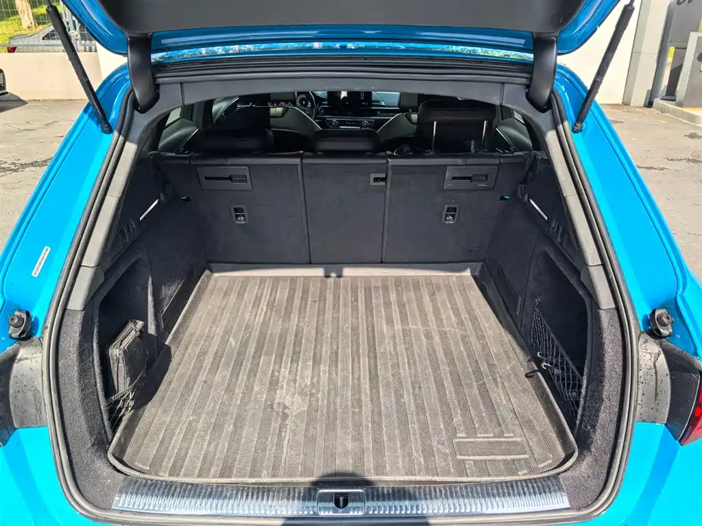 Audi A4 (Import) — фото 9