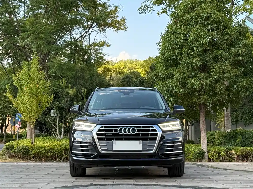 Audi Q5L — фото 2