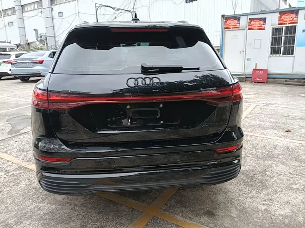 Audi Q5 e-tron — фото 6