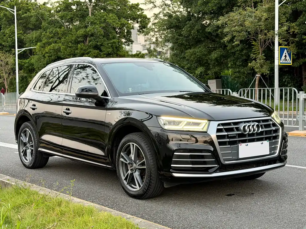 Audi Q5L — фото 3